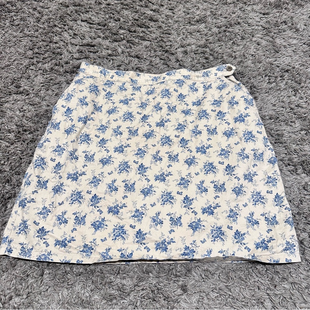 3/$15 90’s Mom Floral Blue and White Women's  Denim Wrap Skirt